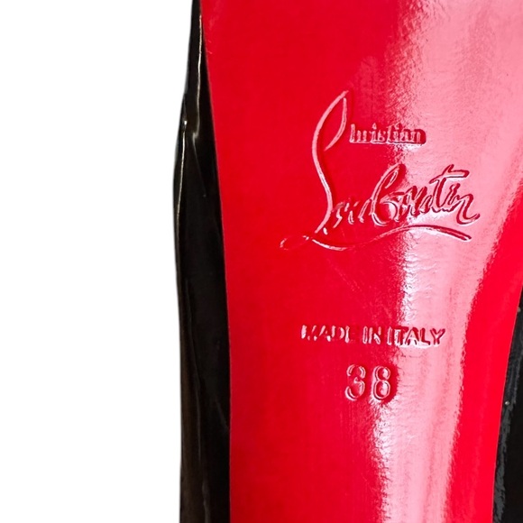 Christian Louboutin Dirditta Black patent heel
RETAIL 995 - Picture 8 of 8